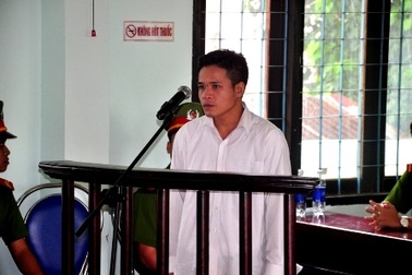 Ép người khác viết giấy nhận nợ để cướp tài sản