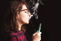 Tại sao phụ nữ không hút thuốc mà vẫn có tỷ lệ mắc ung thư phổi cao?