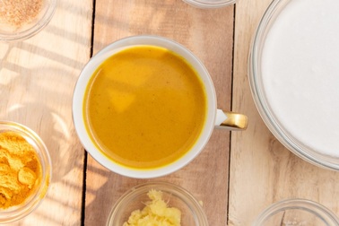 Lợi ích bất ngờ của sự kết hợp giữa cà phê và tinh bột nghệ