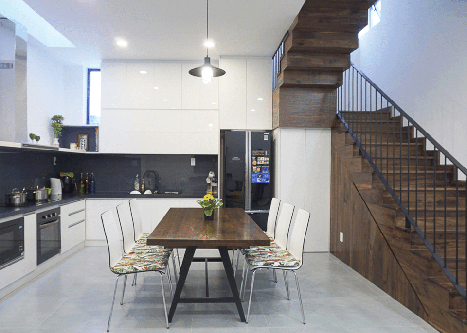 Nhà 39 m2 trong hẻm ở Sài Gòn như rộng ra gấp đôi nhờ độc chiêu thiết kế - 5 Nhà 39 m2 trong hẻm ở Sài Gòn như rộng ra gấp đôi nhờ độc chiêu thiết kế - 5