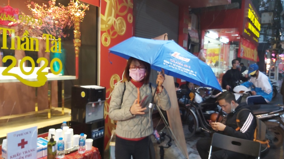 Mua vào, bán ra mất không 1 triệu đồng/lượng: Các cửa hàng vàng thưa thớt ngày vía Thần Tài - 9 Mua vào, bán ra mất không 1 triệu đồng/lượng: Các cửa hàng vàng thưa thớt ngày vía Thần Tài - 9