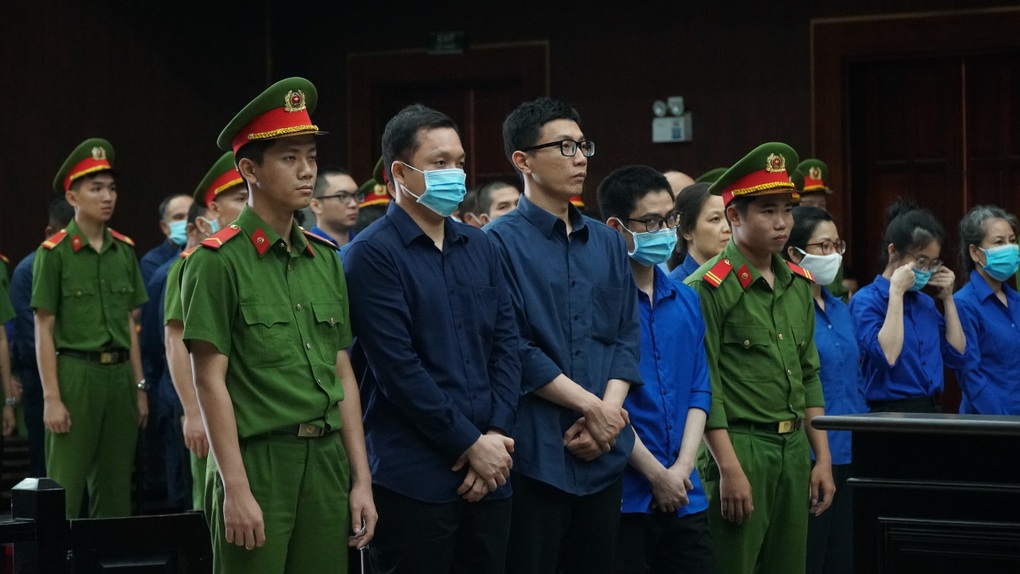 Cựu Cục phó Cục Thuế TPHCM được giảm 12 tháng tù - 2 Cựu Cục phó Cục Thuế TPHCM được giảm 12 tháng tù - 2