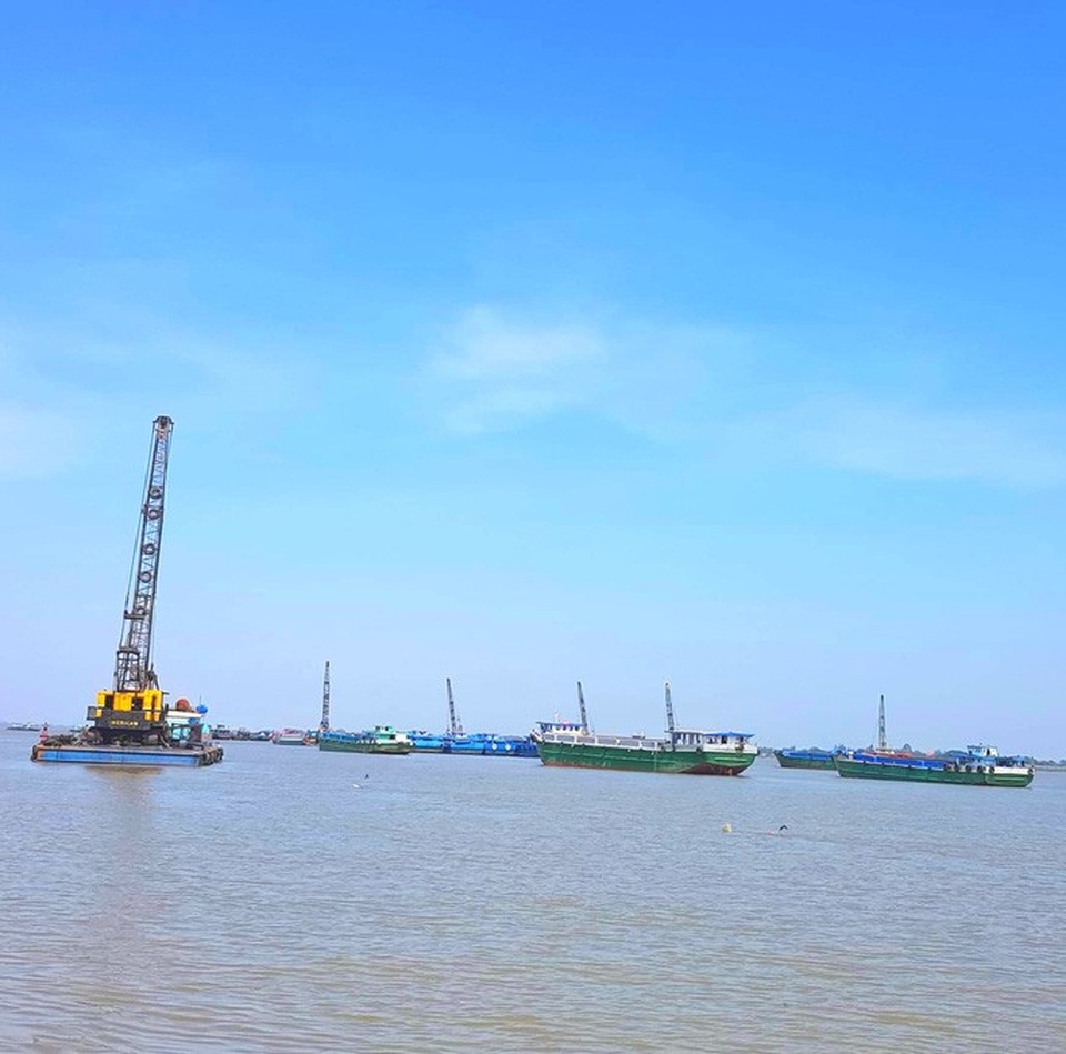 Công ty trúng thầu dự án khai thác mỏ cát hơn 2.800 tỷ đồng chỉ có 2 nhân sự? - 1 Công ty trúng thầu dự án khai thác mỏ cát hơn 2.800 tỷ đồng chỉ có 2 nhân sự? - 1