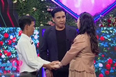 Bà nội trợ 7X thẳng thắn từ chối hẹn hò với nam nhạc công kém tuổi