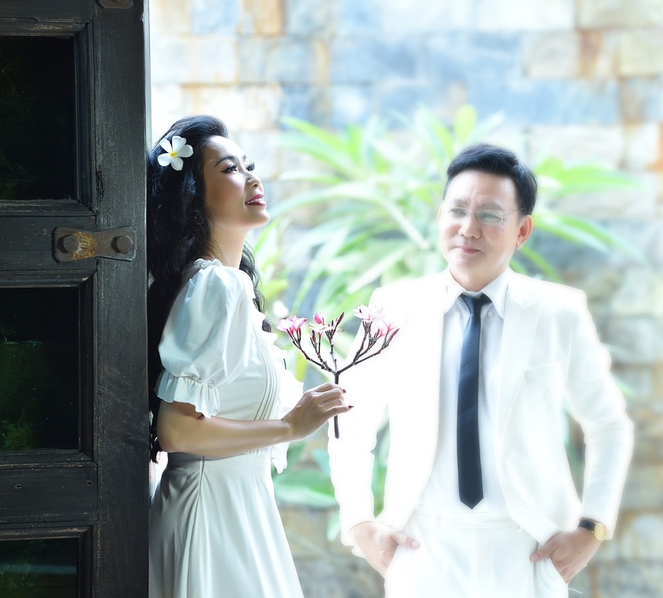 NSƯT Trịnh Kim Chi và ông xã doanh nhân vẫn yêu say đắm sau 20 năm cưới - 6 NSƯT Trịnh Kim Chi và ông xã doanh nhân vẫn yêu say đắm sau 20 năm cưới - 6