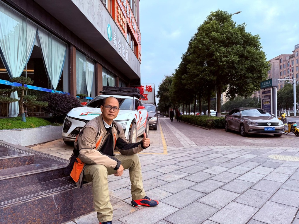 Chủ xe VinFast VF 7 thực hiện hành trình vượt 50.000km xuyên qua 3 châu lục - 2 Chủ xe VinFast VF 7 thực hiện hành trình vượt 50.000km xuyên qua 3 châu lục - 2