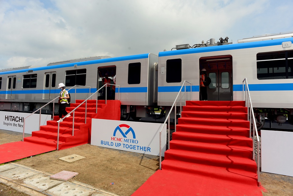 Tàu metro số 1.jpg Tàu metro số 1.jpg
