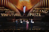 Toàn cảnh lễ trao giải VinFuture 2025