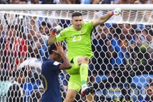 Emiliano Martinez chia sẻ về pha ăn mừng phản cảm ở World Cup 2022