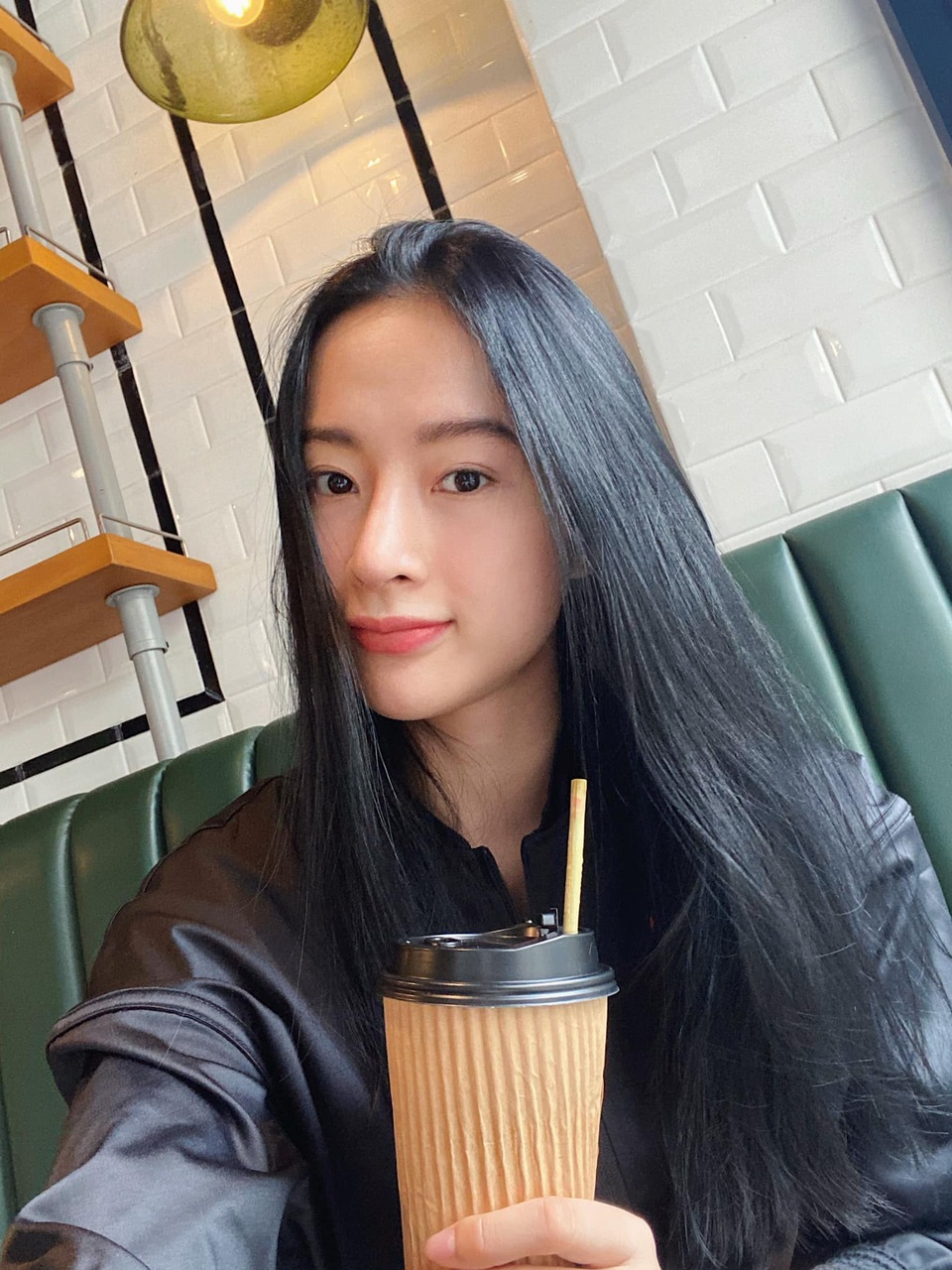 Angela Phương Trinh tuyên bố buông bỏ dục vọng của quá khứ - 3 Angela Phương Trinh tuyên bố buông bỏ dục vọng của quá khứ - 3