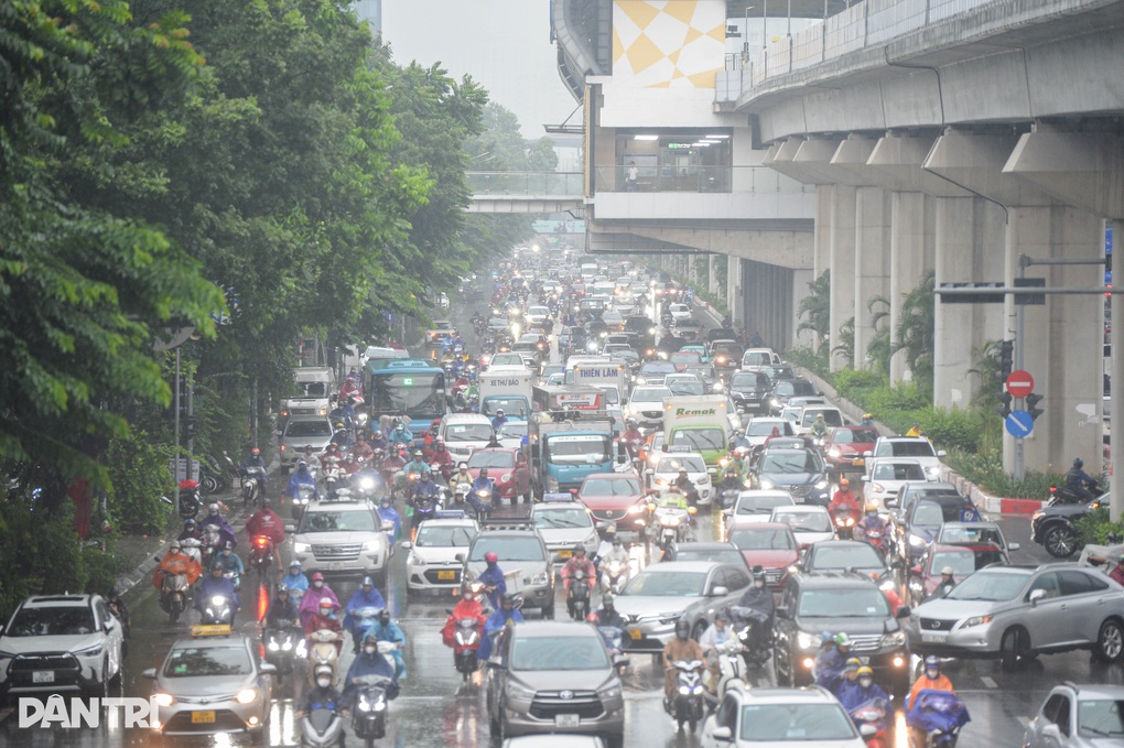 Hà Nội sáng nay đường phố tắc không lối thoát - 2 Hà Nội sáng nay đường phố tắc không lối thoát - 2