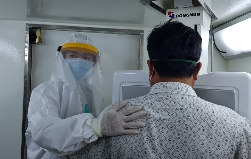 4 trường hợp nghi nhiễm Covid-19 làm cùng nhân viên sân bay Tân Sơn Nhất - 1 4 trường hợp nghi nhiễm Covid-19 làm cùng nhân viên sân bay Tân Sơn Nhất - 1