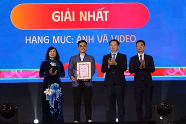 Xem tác phẩm giải nhất truyền thông về quyền con người “Việt Nam hạnh phúc”