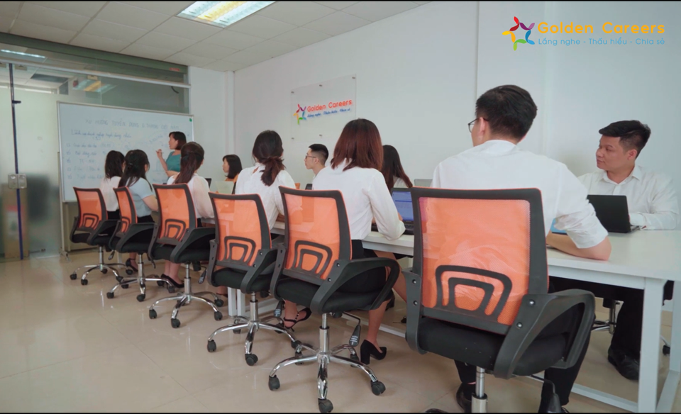 Golden Careers và lời giải cho bài toán khát nhân lực ngành xuất nhập khẩu - Logistics - 4 Golden Careers và lời giải cho bài toán khát nhân lực ngành xuất nhập khẩu - Logistics - 4