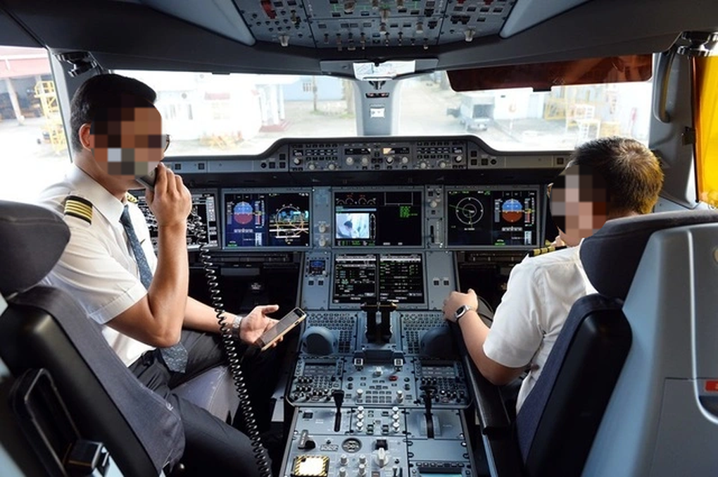 Cục Hàng không: Phi công Vietnam Airlines đang xét nghiệm ma túy chuyên sâu - 1 Cục Hàng không: Phi công Vietnam Airlines đang xét nghiệm ma túy chuyên sâu - 1