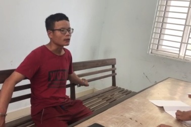 Khởi tố gã trai mua dâm xong cướp, đâm người trọng thương