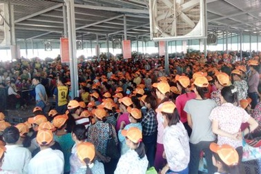 Khoảng 1 nghìn công nhân ngưng việc tập thể phản đối chủ quản