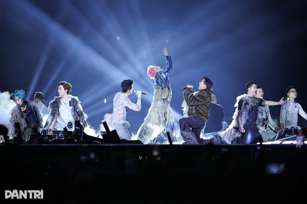 Anh trai bùng nổ ở miền Bắc và giấc mơ thu 31 triệu USD từ giải trí Việt - 9