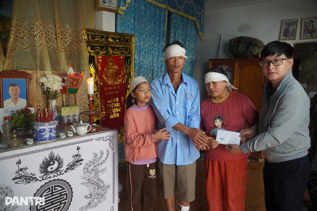 Thanh niên tử nạn khi giúp dân được truy tặng Huy hiệu Tuổi trẻ dũng cảm - 2