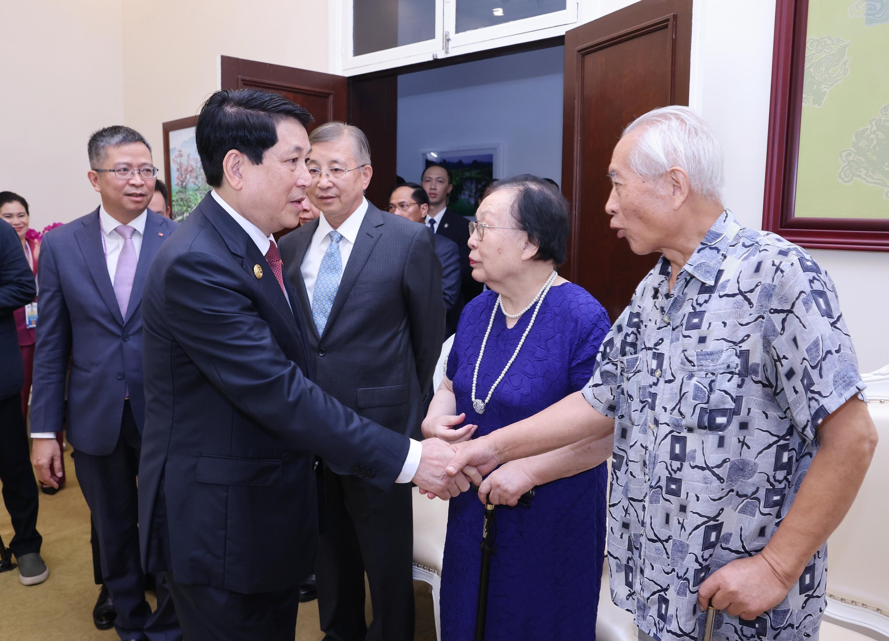 Chủ tịch nước Lương Cường tiếp gia đình các nhân sĩ hữu nghị Trung Quốc - 1
