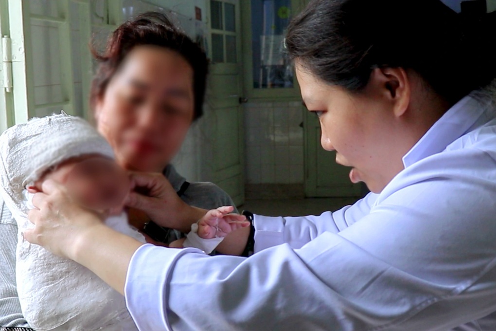 Căn bệnh hiểm do sang chấn sản khoa, khiến cháu bé vừa sinh đã liệt tay - 2 Căn bệnh hiểm do sang chấn sản khoa, khiến cháu bé vừa sinh đã liệt tay - 2