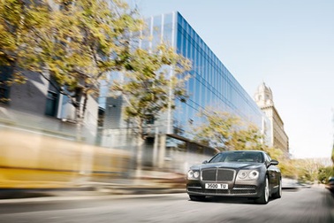 Bentley Hà Nội khuyến mại sốc mừng năm mới 2015