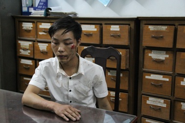 Va chạm xe máy, rút dao đâm hai anh em trọng thương