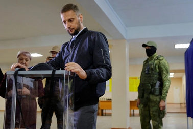 Ukraine cảnh báo trừng phạt công dân hỗ trợ trưng cầu sáp nhập Nga