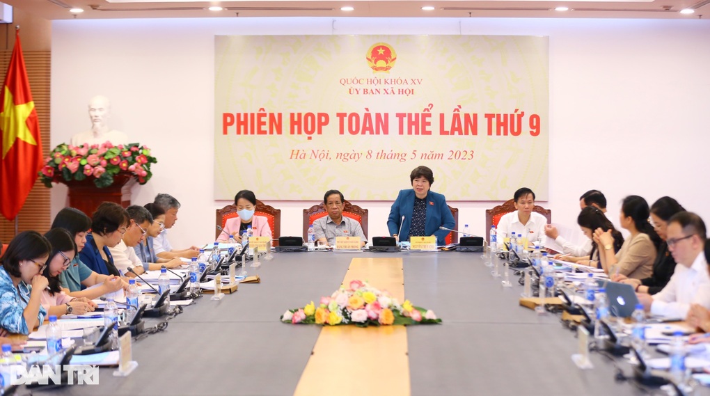 Khi cả hai vợ chồng mất việc, các gia đình thường để vợ con quay về quê - 1 Khi cả hai vợ chồng mất việc, các gia đình thường để vợ con quay về quê - 1