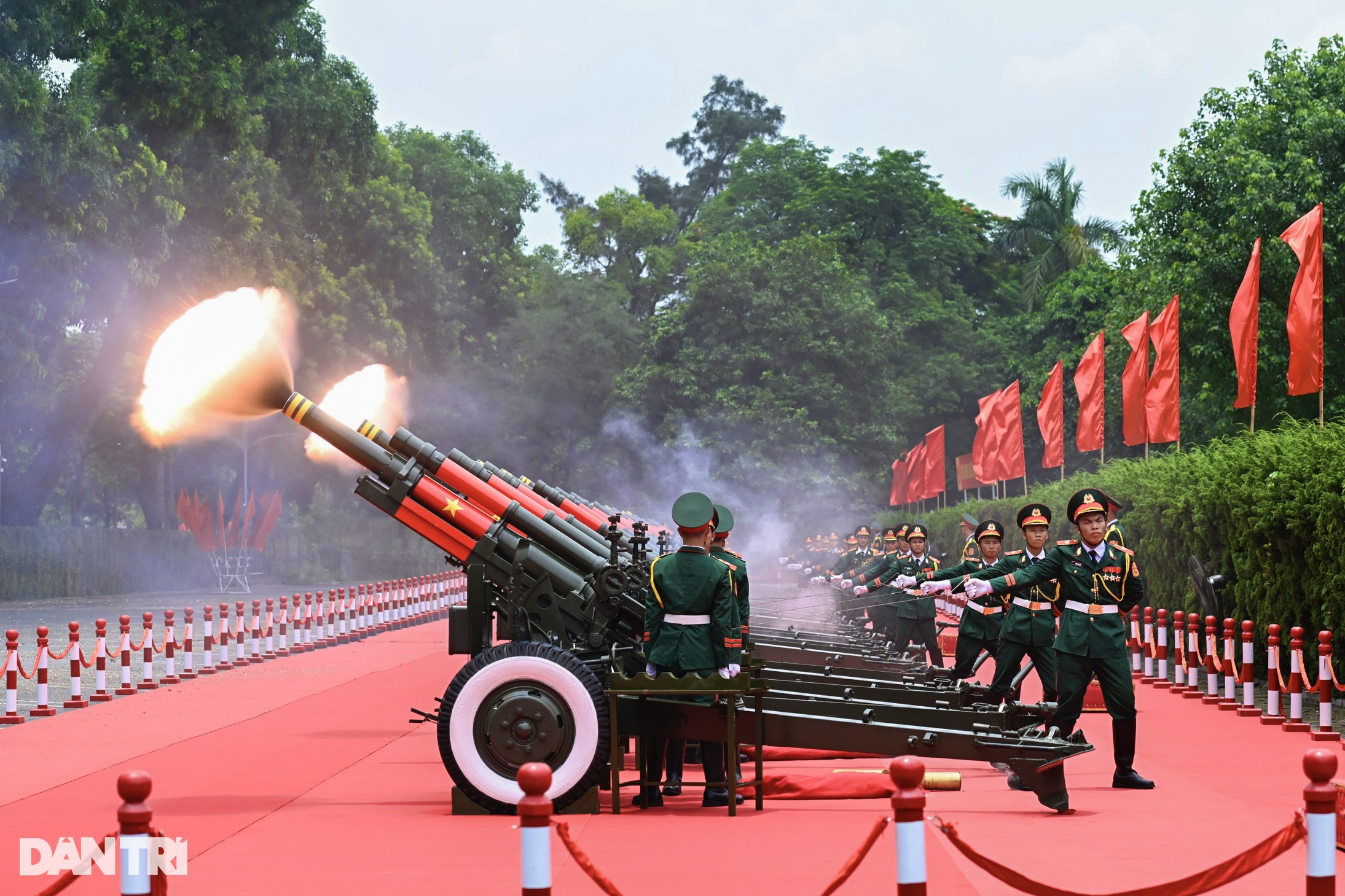 Toàn cảnh lễ đón Tổng thống Nga Putin thăm cấp Nhà nước tới Việt Nam - 5