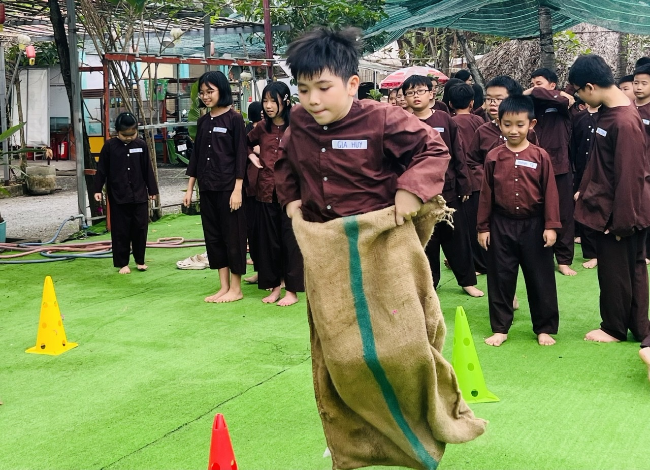 ការបង្រៀន 2 វគ្គ/ថ្ងៃ ងាយស្រួលក្នុងការចាប់បានសម្រាប់ការបង្រៀនថ្នាក់បន្ថែមក្រោមការក្លែងបន្លំ - 2 Dạy 2 buổi/ngày dễ bị bắt lỗi dạy thêm trá hình - 2