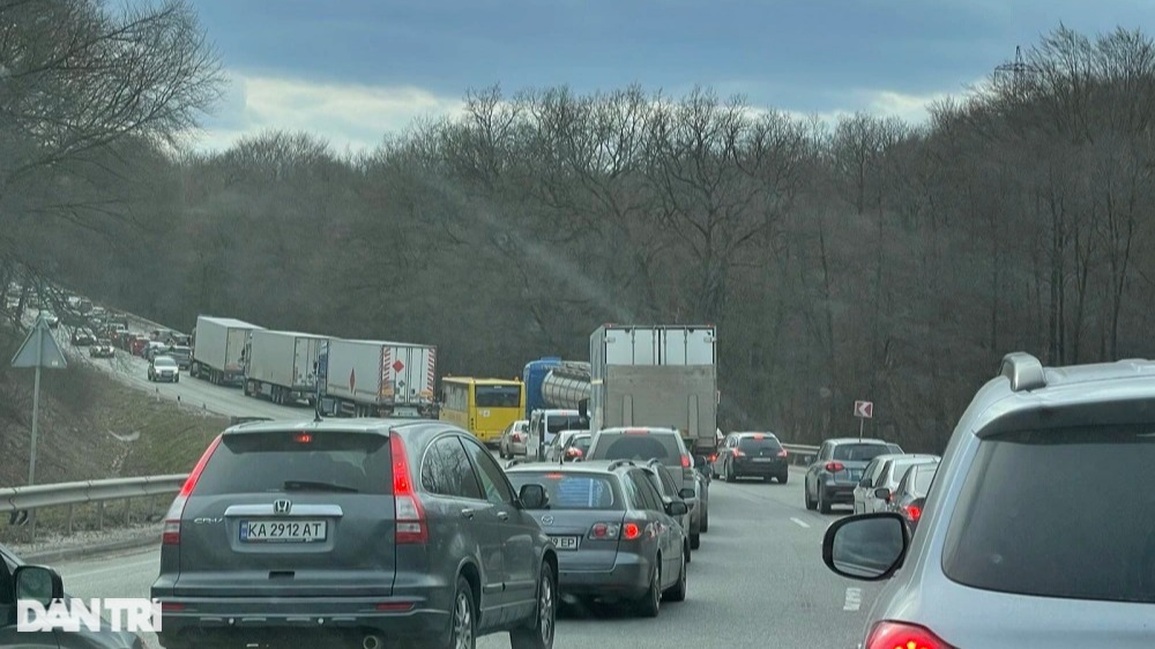 Ba ngày tháo chạy khỏi Ukraine dưới tiếng bom đạn của gia đình người Việt - 4 Ba ngày tháo chạy khỏi Ukraine dưới tiếng bom đạn của gia đình người Việt - 4
