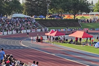 Hành động tranh cãi của Clara sau khi giành HCV