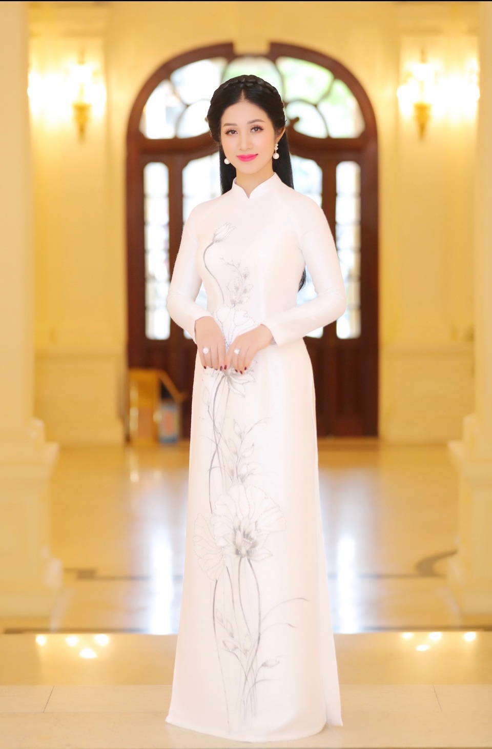 Sao Mai Phương Nga: “Mỗi người phụ nữ là một bông hoa đẹp!” - 7 Sao Mai Phương Nga: “Mỗi người phụ nữ là một bông hoa đẹp!” - 7