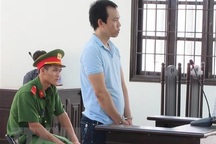 Nhân viên bán hàng lĩnh án 12 năm tù vì tội lừa đảo chiếm đoạt tài sản