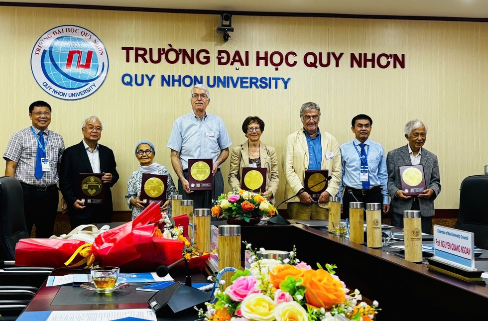 教師の給与が公正であれば教育は大きく進歩するだろう - 5 Giáo dục sẽ tiến bộ vượt bậc khi nhà giáo được trả công xứng đáng - 5