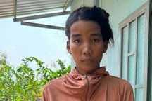 Chiêu trò của cô gái giả vờ nhảy cầu để lừa tiền người đi đường