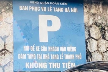 Xử lý người phụ nữ tự ý thu tiền trông ô tô tại nhà tang lễ TP Hà Nội