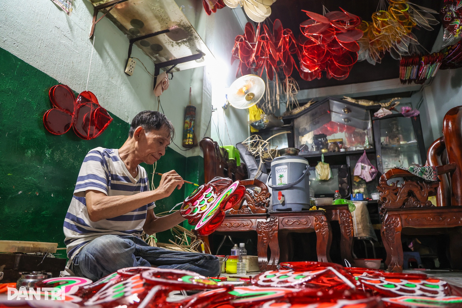 Người níu giữ, kẻ dần buông tay ở xóm lồng đèn hơn nửa thế kỷ tại TPHCM - 9