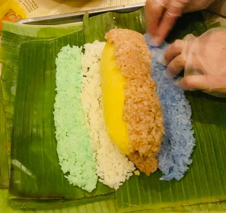 Đón tết Tân Sửu với món bánh chưng, bánh tét ngũ sắc - 5 Đón tết Tân Sửu với món bánh chưng, bánh tét ngũ sắc - 5