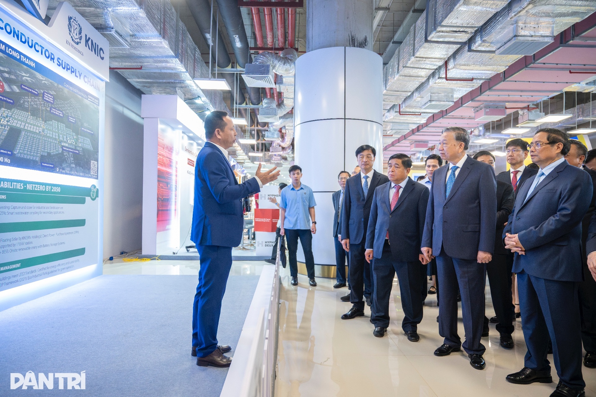 Tổng Bí thư, Thủ tướng dự Lễ hưởng ứng Ngày hội đổi mới sáng tạo 2025 - 12 Tổng Bí thư, Thủ tướng dự Lễ hưởng ứng Ngày hội đổi mới sáng tạo 2025 - 12