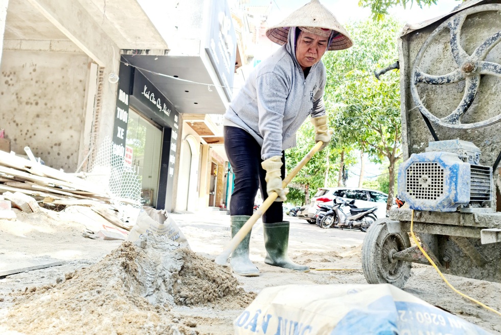 Muôn nẻo mưu sinh nơi chảo lửa thành Vinh - 4 Muôn nẻo mưu sinh nơi chảo lửa thành Vinh - 4