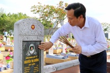 Bộ trưởng Đào Ngọc Dung: "Không yên lòng khi nhiều liệt sĩ chưa tìm được hài cốt..."