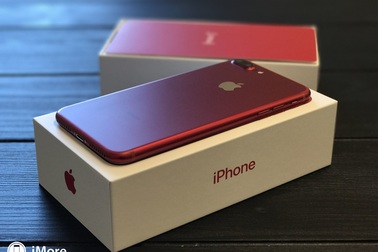 Cửa hàng "rụt rè" nhập iPhone 7 màu đỏ xách tay vì sức mua kém