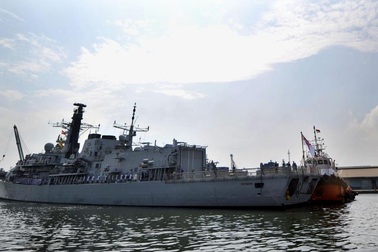 Hải quân Anh theo dõi sát đội tàu chiến Trung Quốc đi qua eo biển Manche