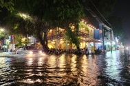 Vì sao Cần Thơ hễ mưa lớn là ngập dù có cống ngăn triều?