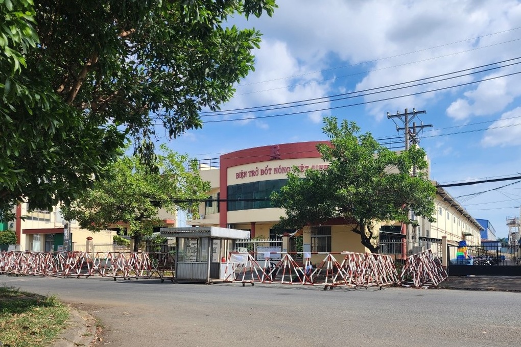 Dùng xe cứu hỏa chặn cửa doanh nghiệp để đòi nợ - 2 Dùng xe cứu hỏa chặn cửa doanh nghiệp để đòi nợ - 2