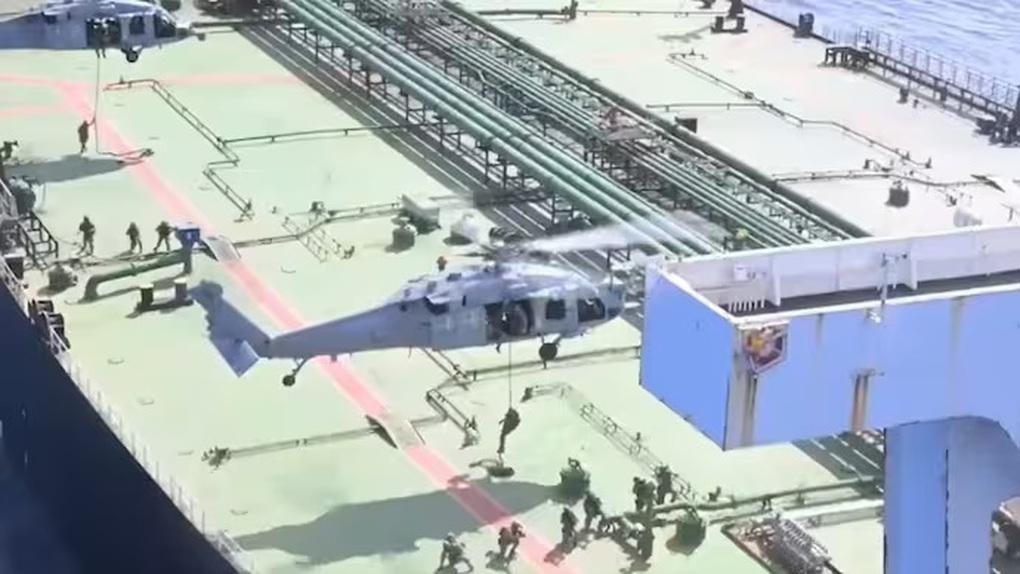 Lực lượng Mỹ đổ bộ lên tàu hàng liên quan đến Iran ở Ấn Độ Dương - 1 Lực lượng Mỹ đổ bộ lên tàu hàng liên quan đến Iran ở Ấn Độ Dương - 1