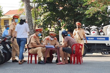 Quên mang bảo hiểm trách nhiệm dân sự khi lái xe, nộp phạt thế nào?