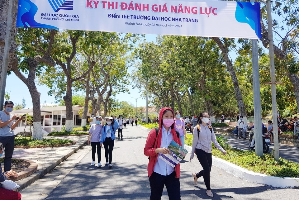 Thi Đánh giá năng lực: Thí sinh làm được 700 - 800 điểm vì đề tương đối mở - 2 Thi Đánh giá năng lực: Thí sinh làm được 700 - 800 điểm vì đề tương đối mở - 2